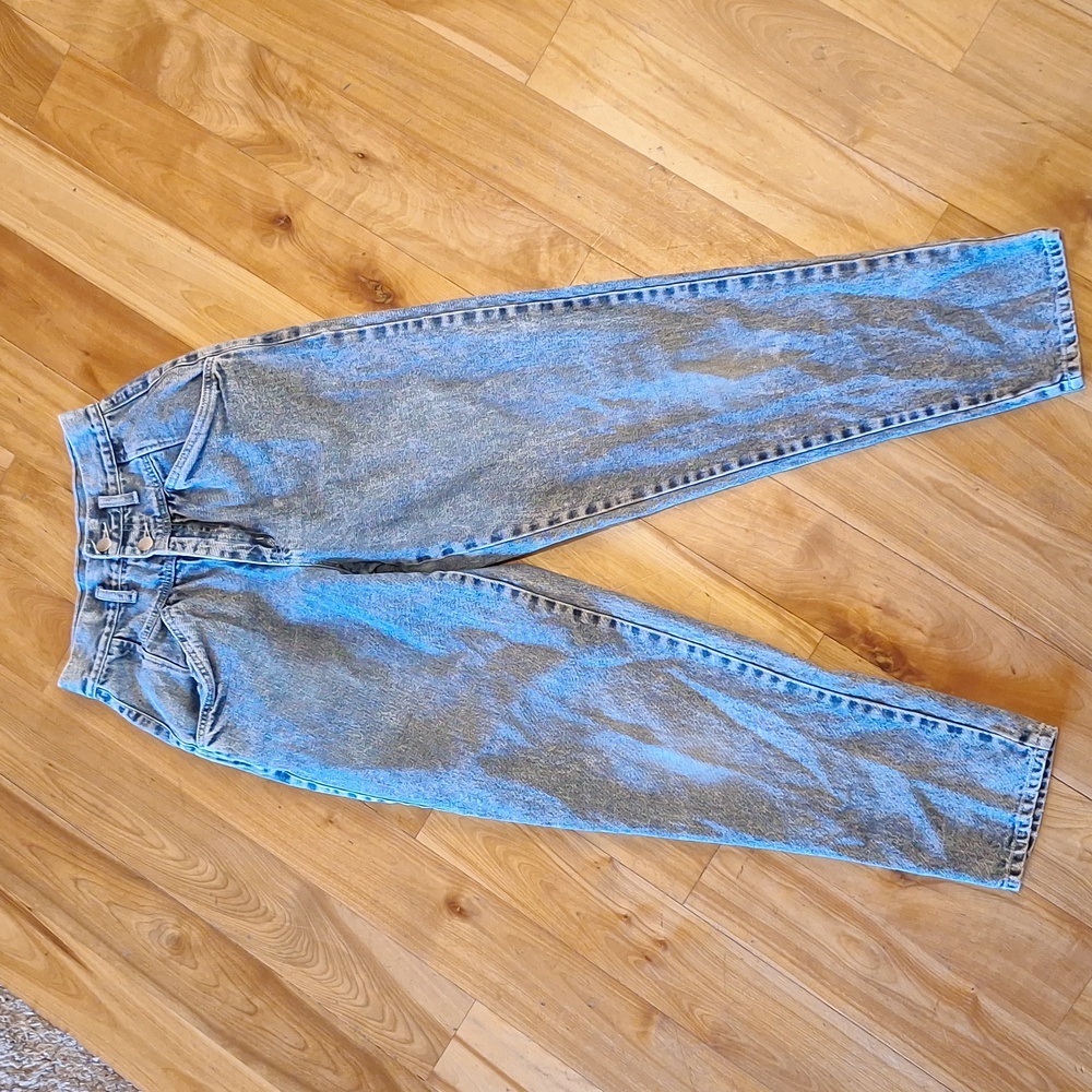 Vintage 80s 90s acid wash Cristina high waisted double button mom jean denim